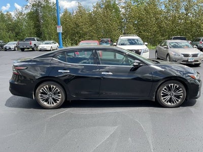 2023 Nissan Maxima SV