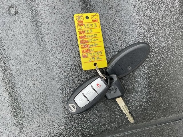 2023 Nissan Frontier SV