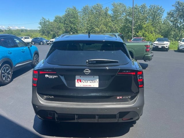2025 Nissan Kicks SR