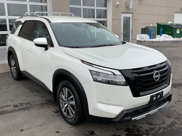 2024 Nissan Pathfinder SL