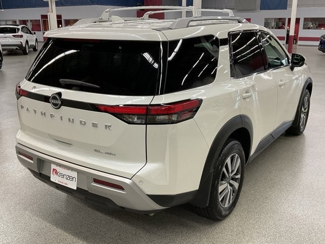 2024 Nissan Pathfinder SL