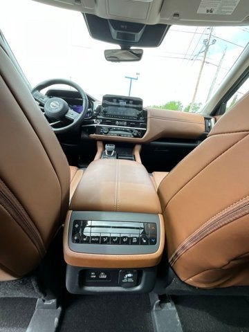 2024 Nissan Pathfinder Platinum