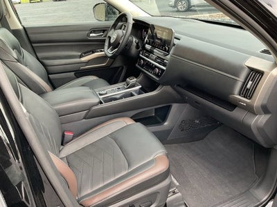 2024 Nissan Pathfinder Platinum