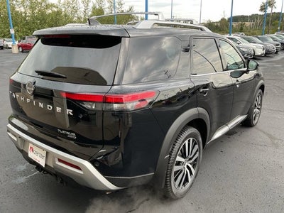 2024 Nissan Pathfinder Platinum