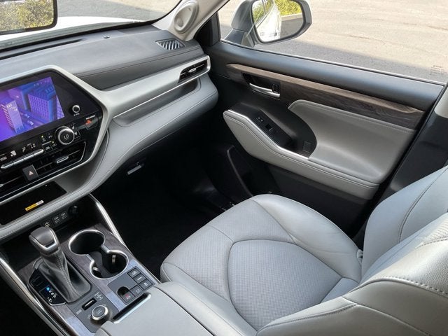 2023 Toyota Highlander Platinum