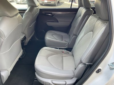 2023 Toyota Highlander Platinum