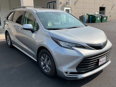 2023 Toyota Sienna XLE