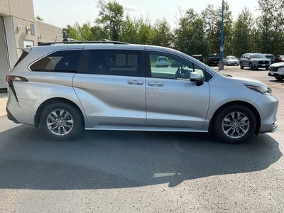 2023 Toyota Sienna XLE