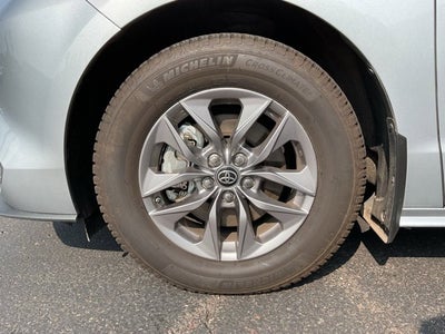 2023 Toyota Sienna XLE