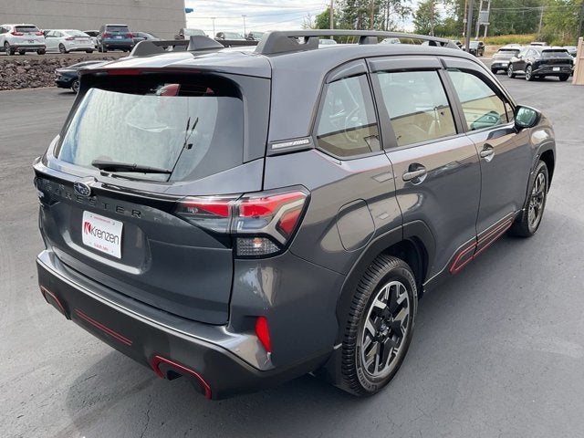 2025 Subaru Forester Base
